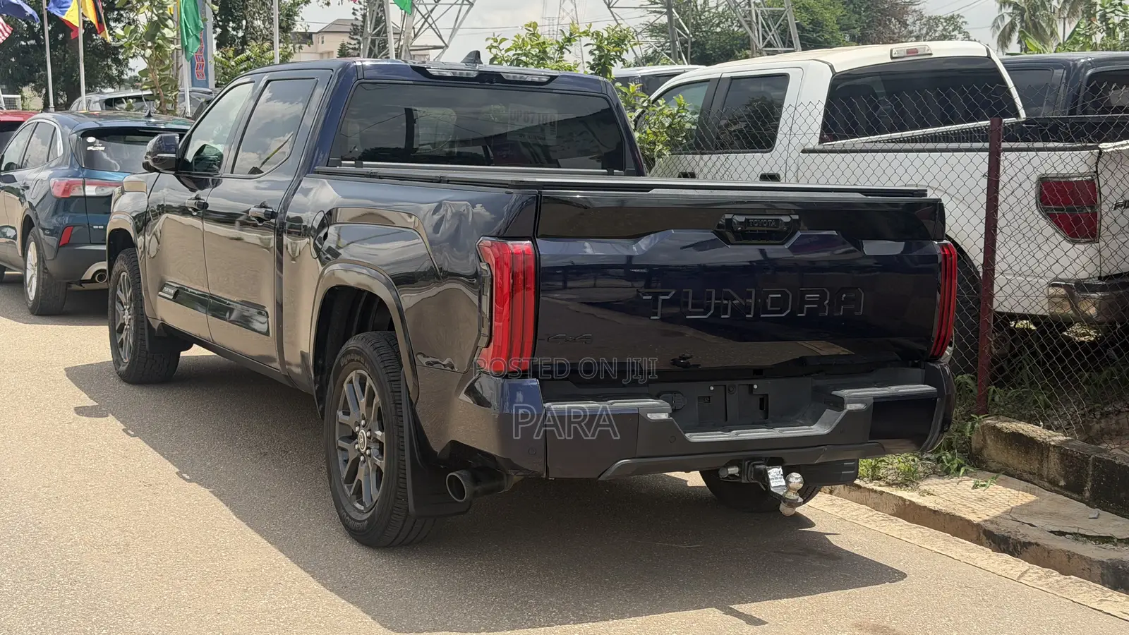 Toyota Tundra Platinum CrewMax 5.5' Bed 2023 Blue