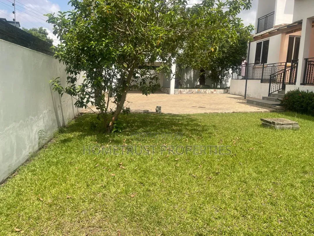 7bdrm Duplex in Kwabenya Acp for rent