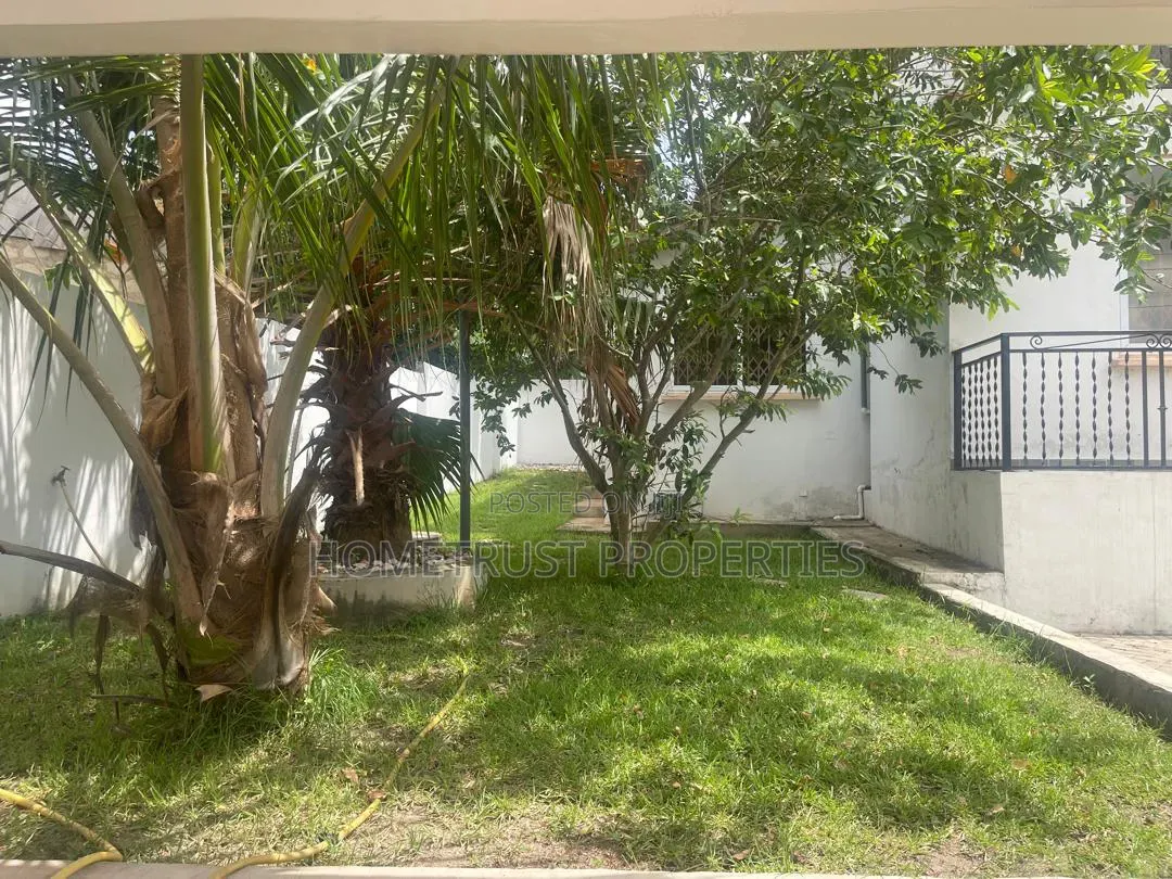 7bdrm Duplex in Kwabenya Acp for rent