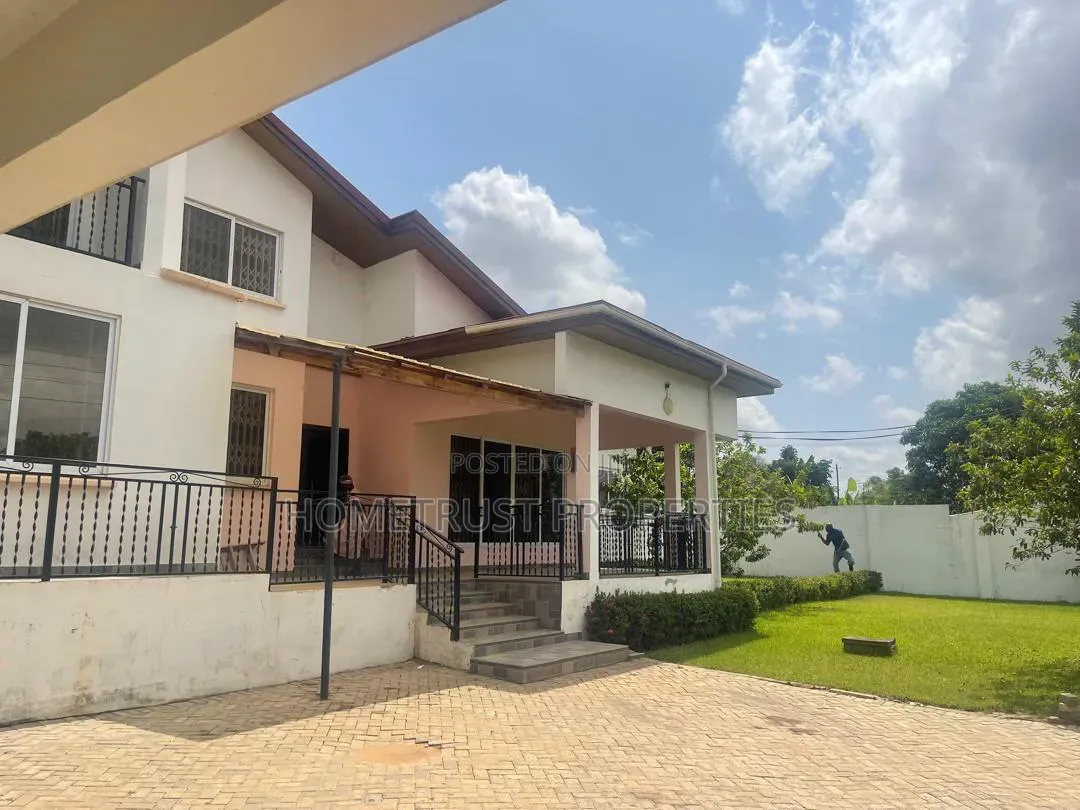 7bdrm Duplex in Kwabenya Acp for rent
