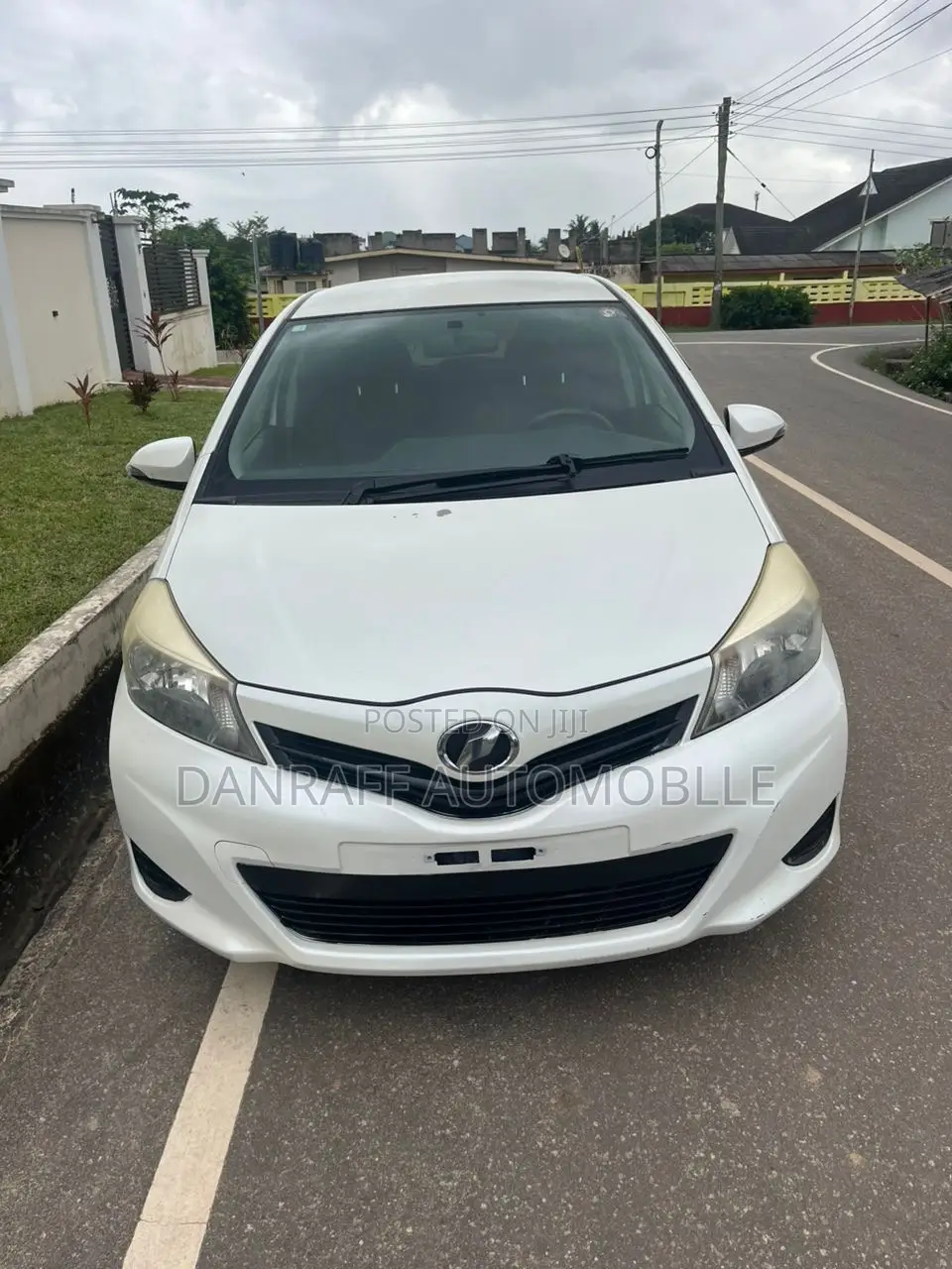Toyota Vitz 1.3 AWD 3dr 2013 White