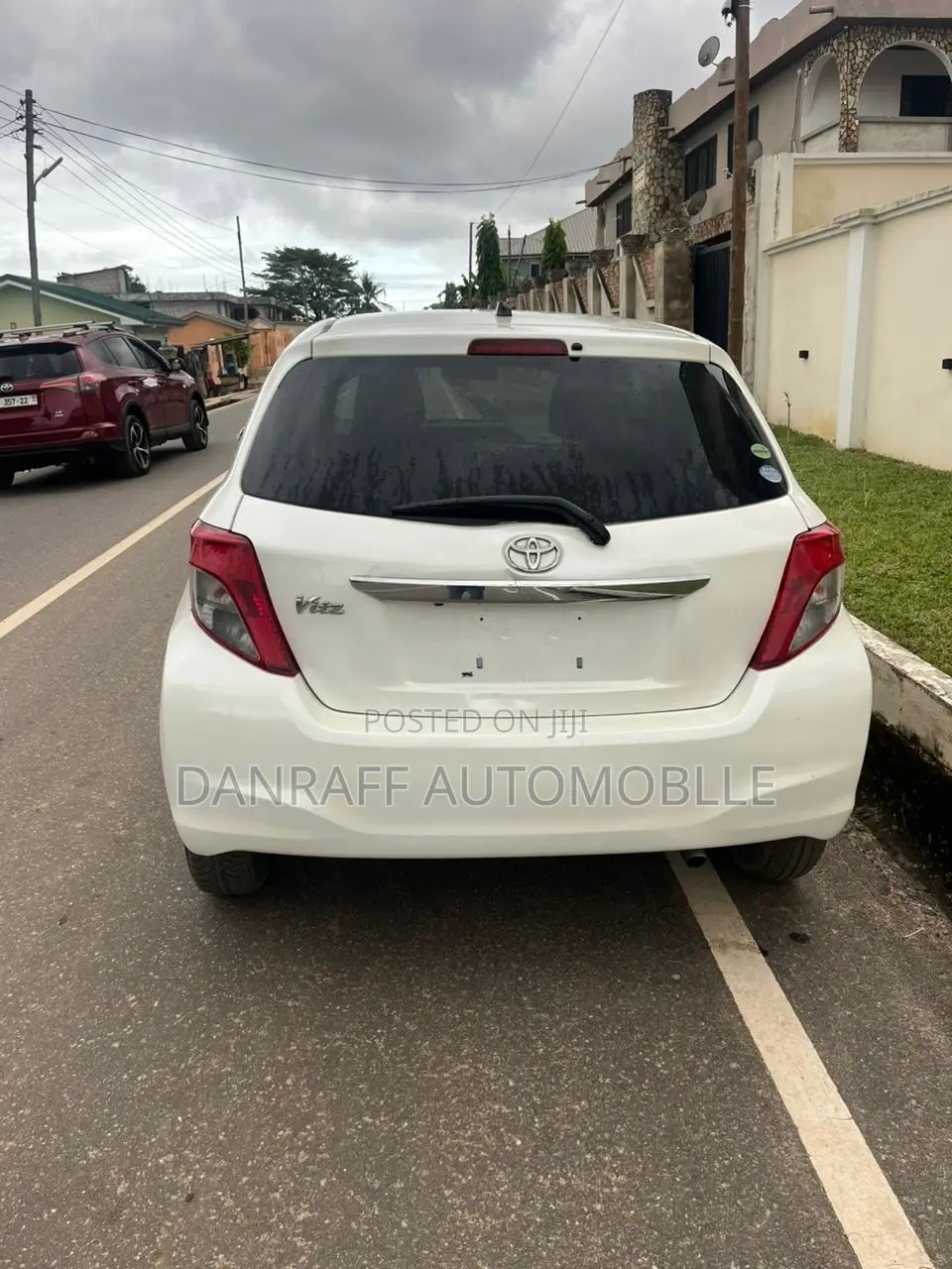 Toyota Vitz 1.3 AWD 3dr 2013 White