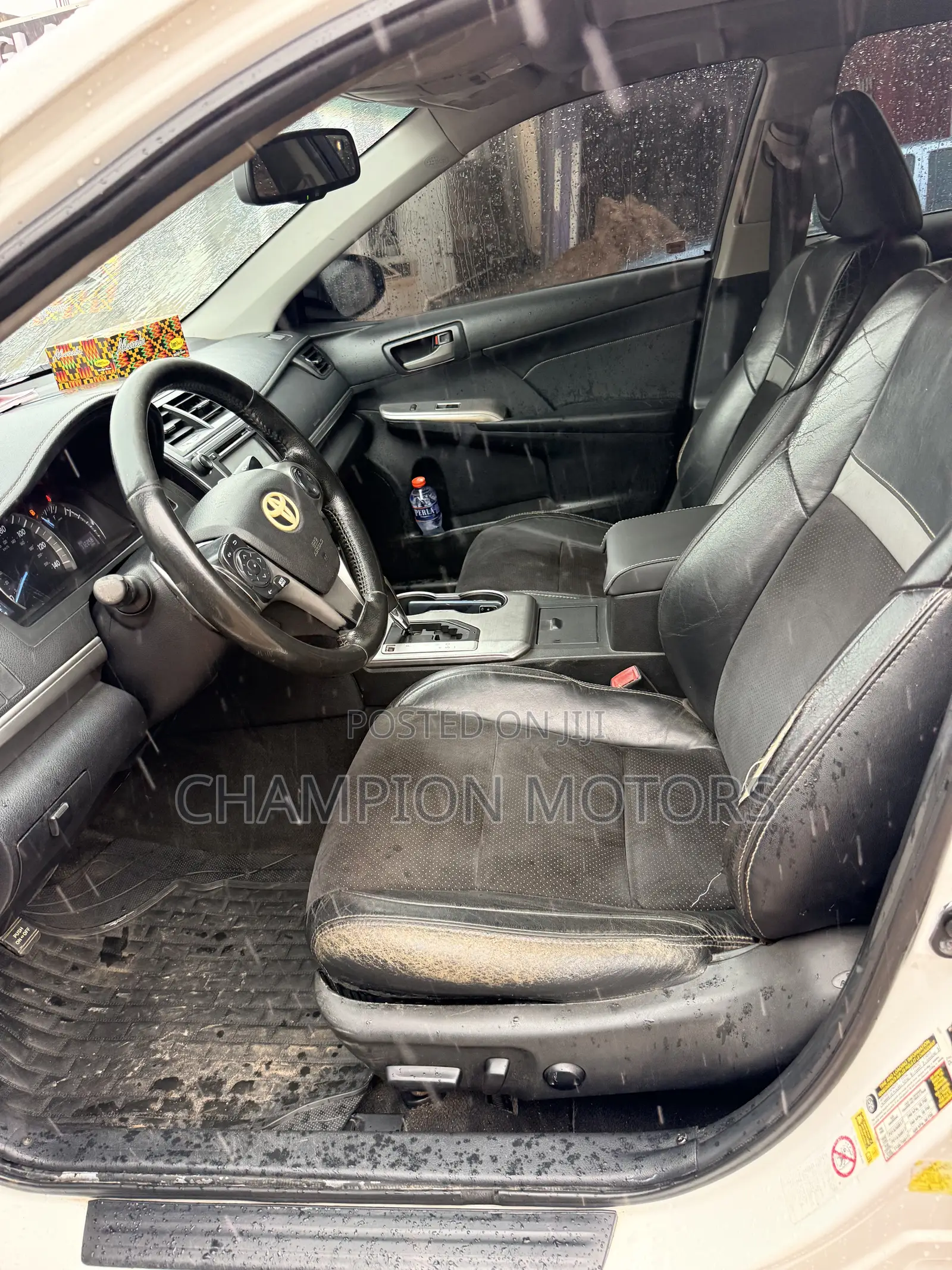 Toyota Camry SE 4dr Sedan (2.5L 4cyl 6A) 2013 White