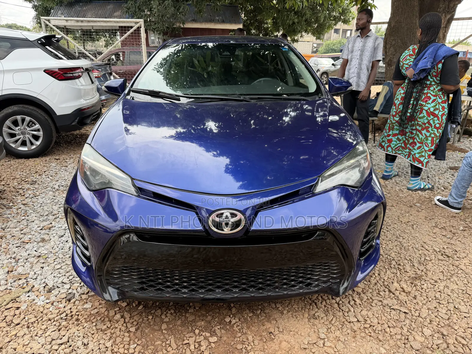 Toyota Corolla LE (1.8L 4cyl 2A) 2018 Blue