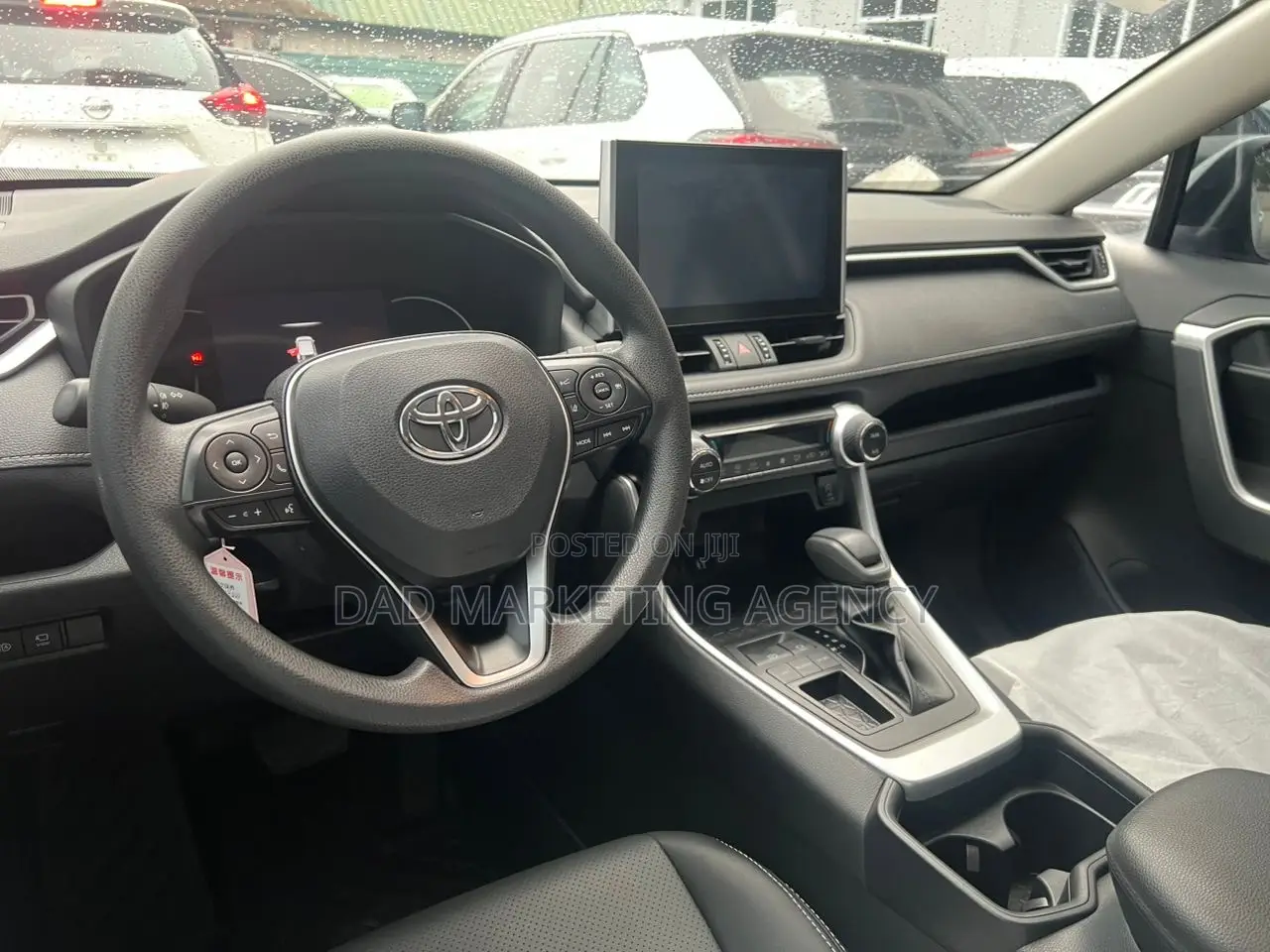 Toyota RAV4 XLE FWD 2023 White