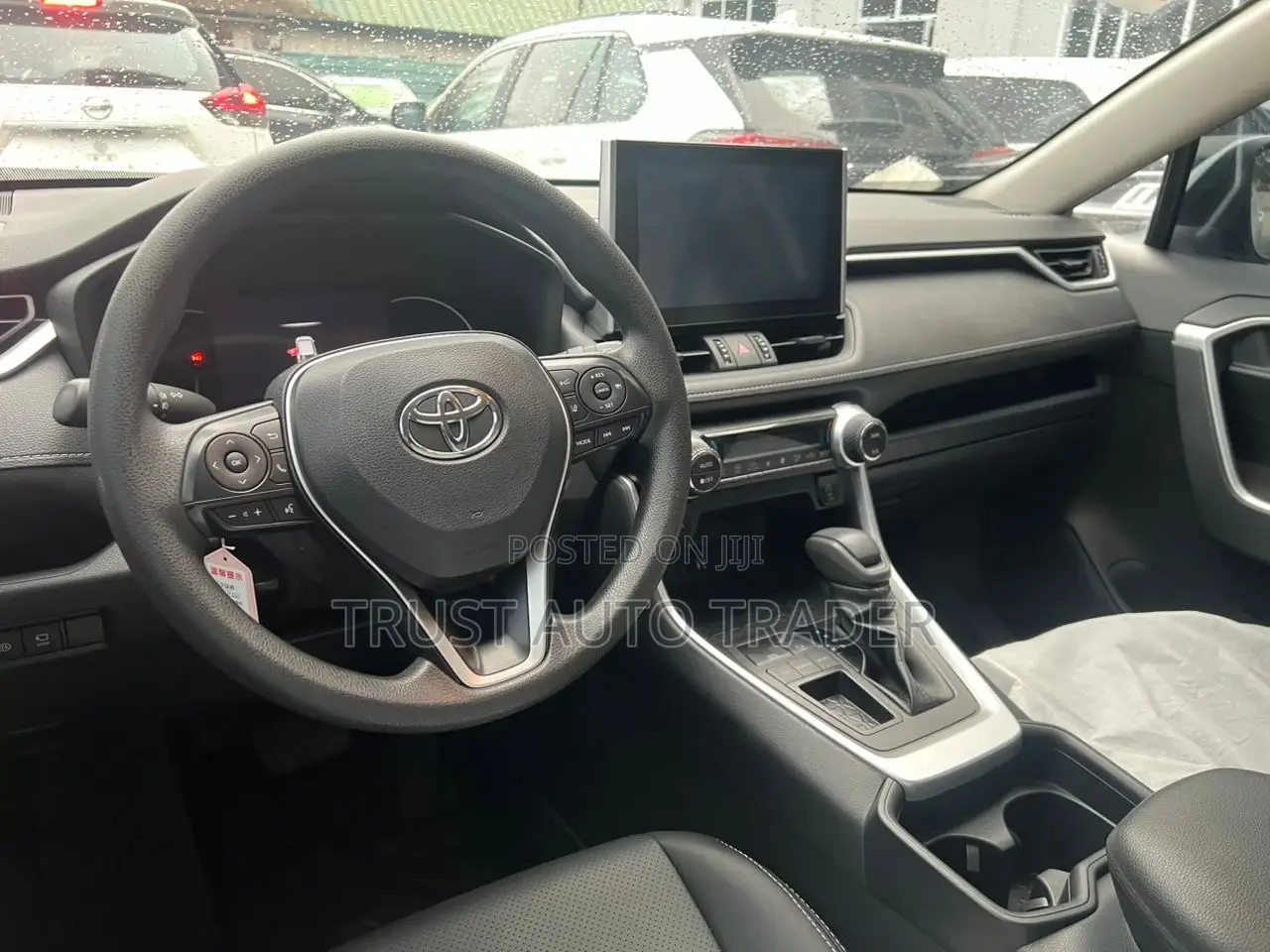 Toyota RAV4 XLE FWD 2023 White