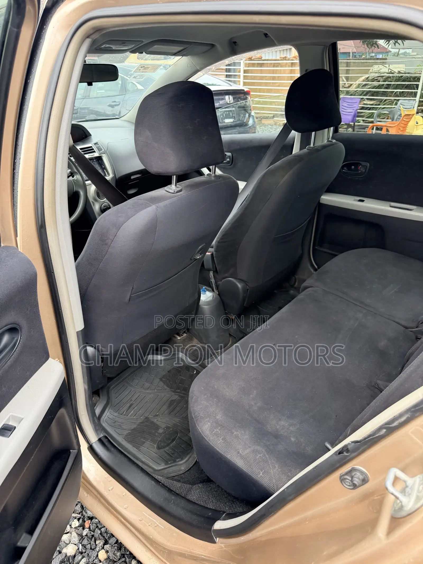 Toyota Vitz 2010 Gray