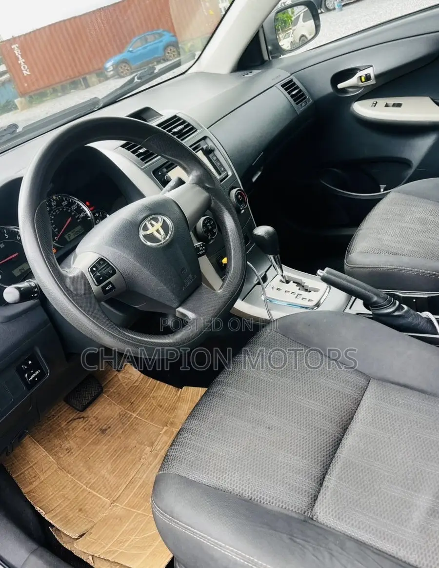 Toyota Corolla 2013 Silver