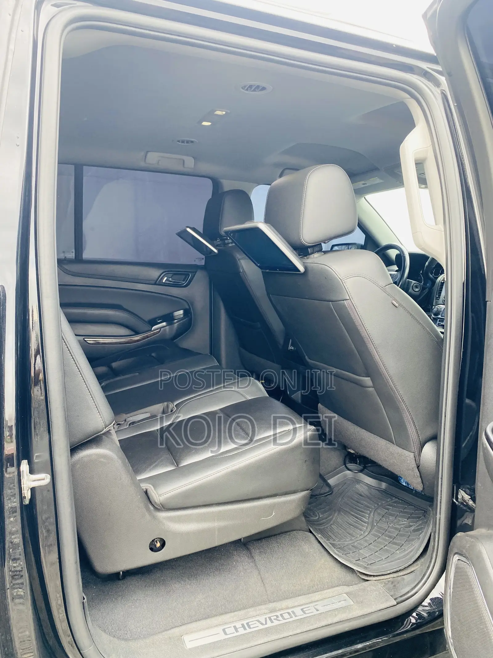 Chevrolet Suburban 2020 Black