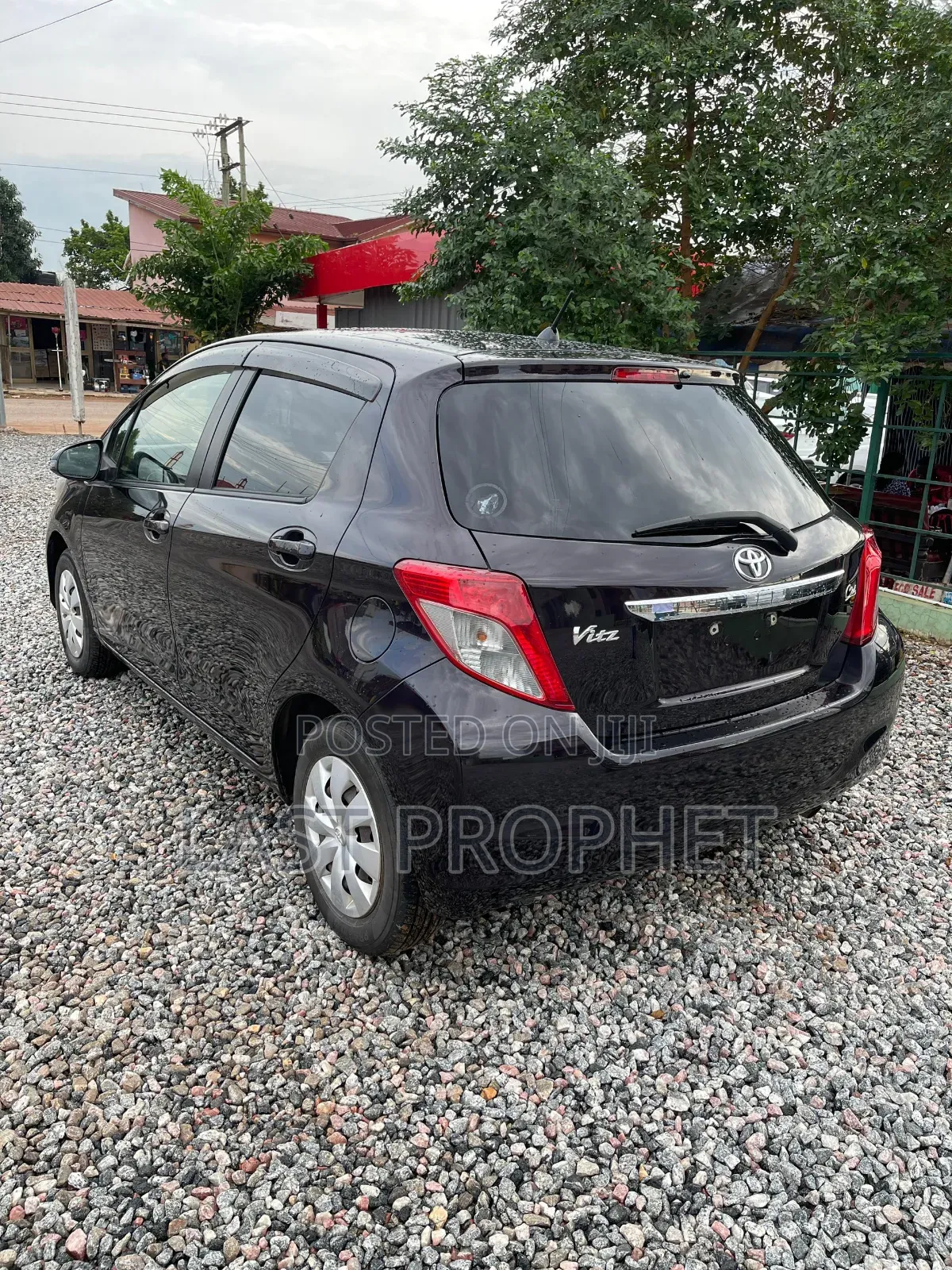 Toyota Vitz 1.3 FWD 5dr 2013 Burgundy