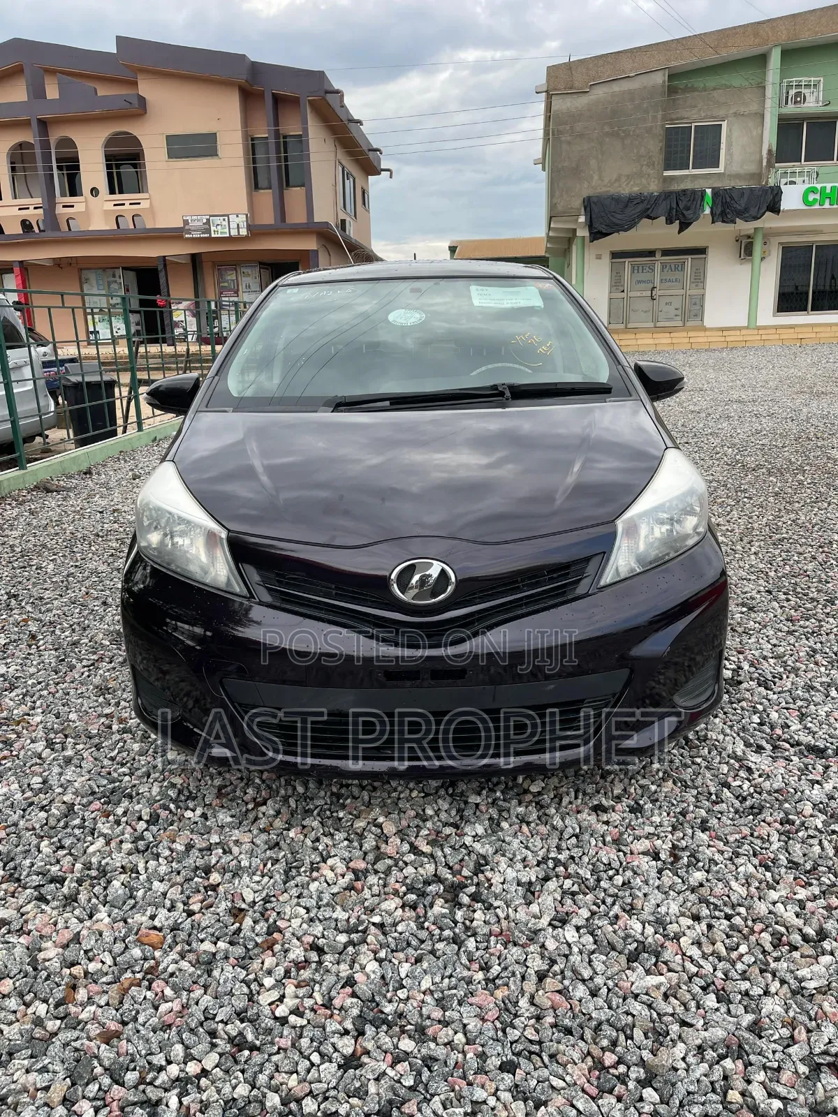 Toyota Vitz 1.3 FWD 5dr 2013 Burgundy