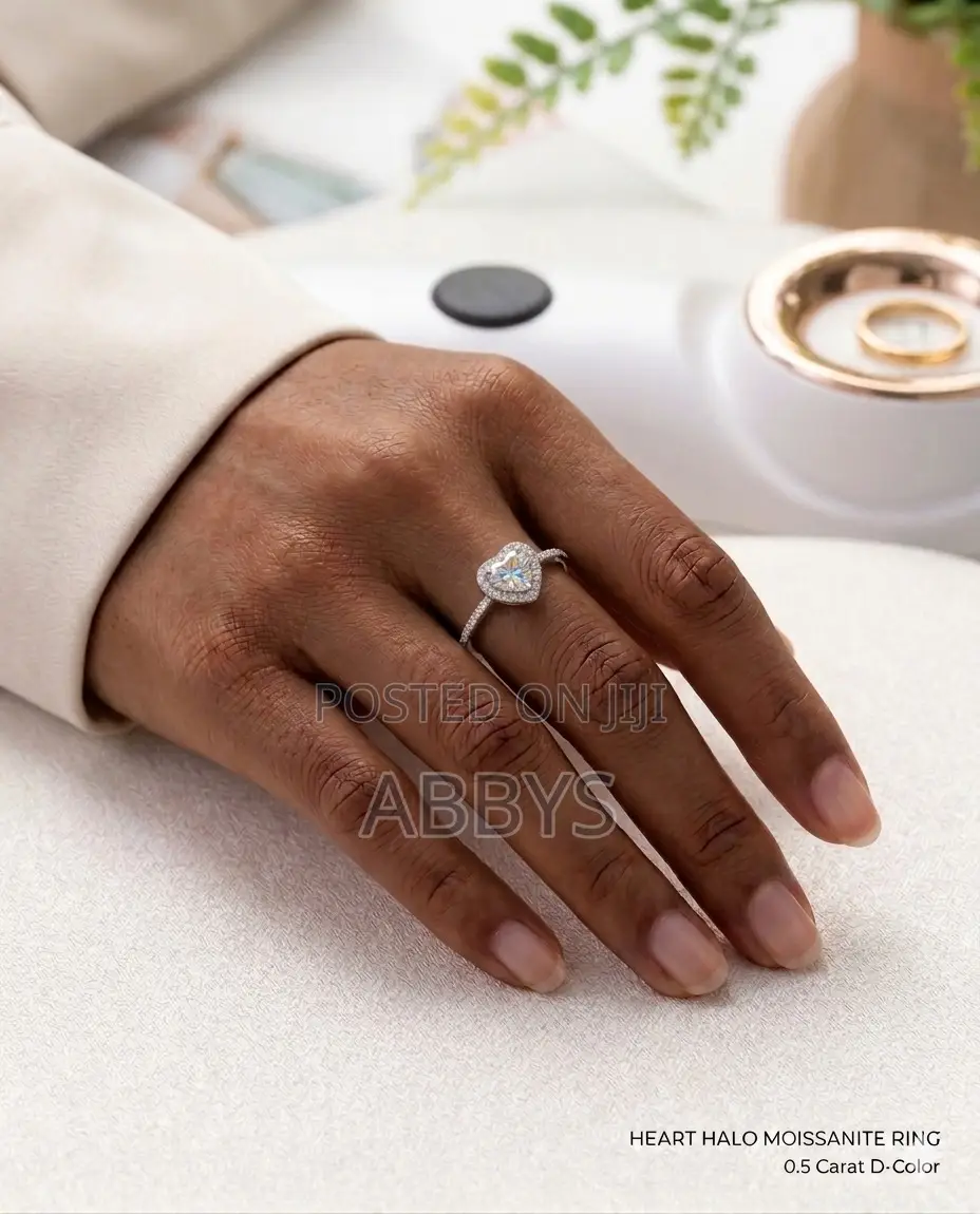 Adjustable 0.5ct Heart Halo Moissanite Diamond Proposal Ring
