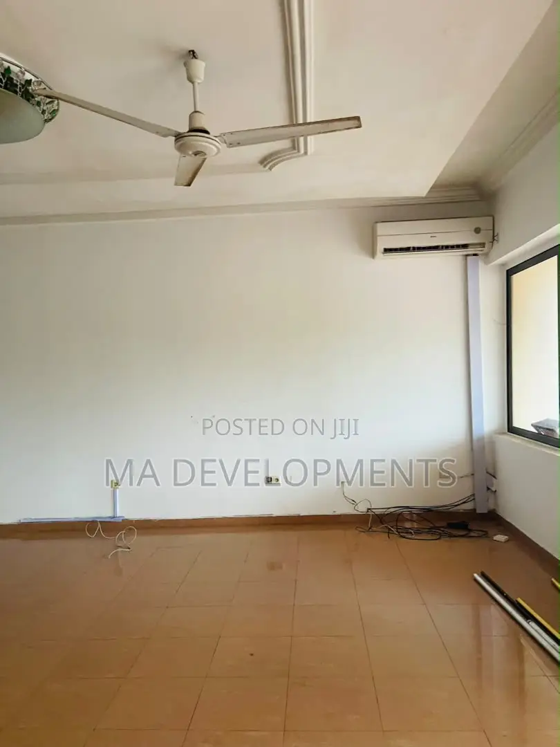 4bdrm Apartment in Madev Realty, Lapaz for rent
