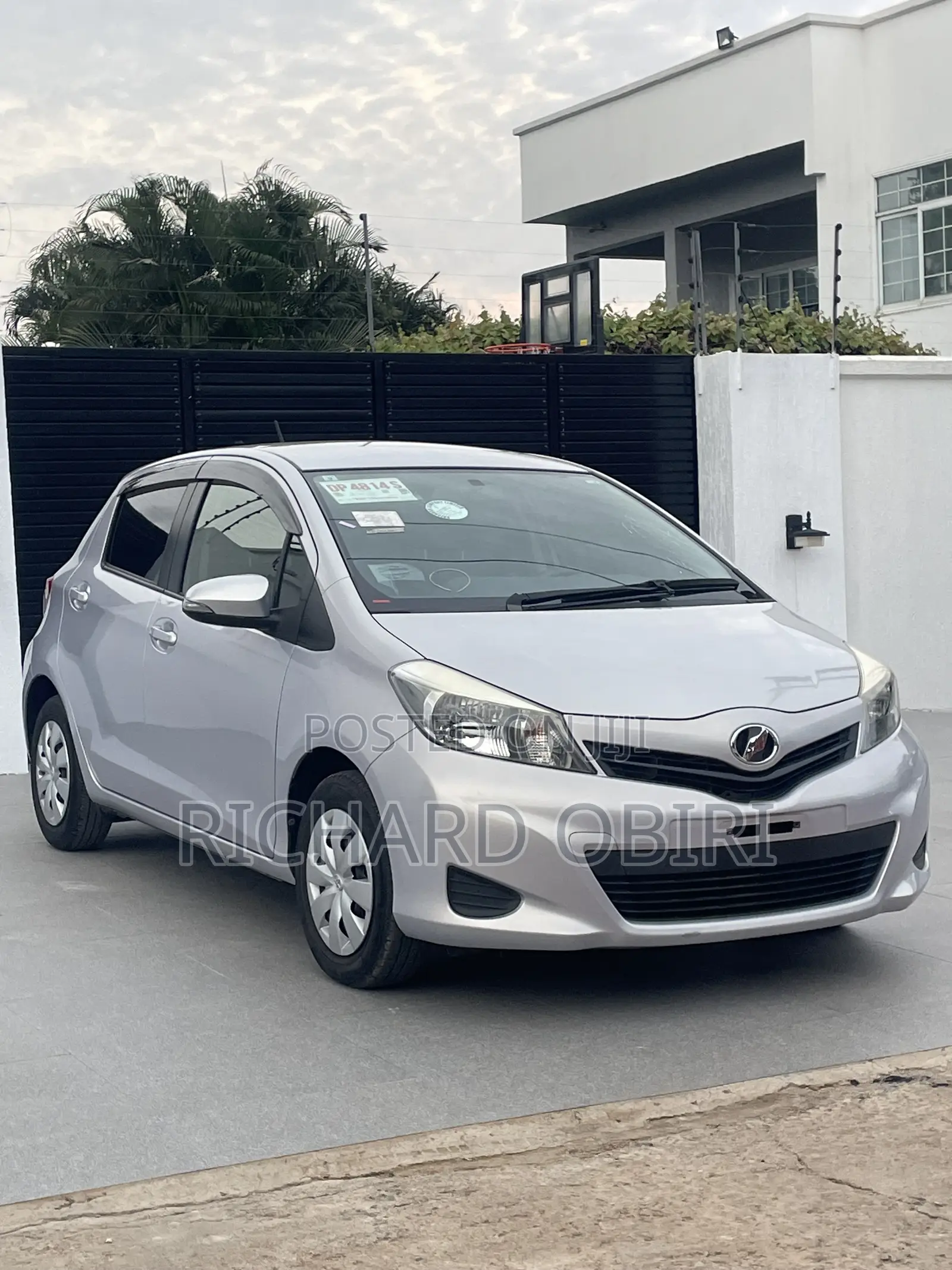 Toyota Vitz 1.3 AWD 5dr 2012 Silver