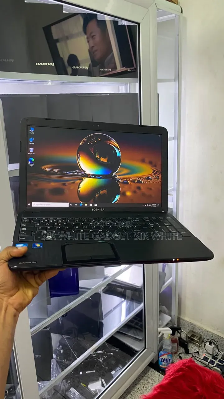 Laptop Toshiba Satellite C850 8GB Intel HDD 500GB