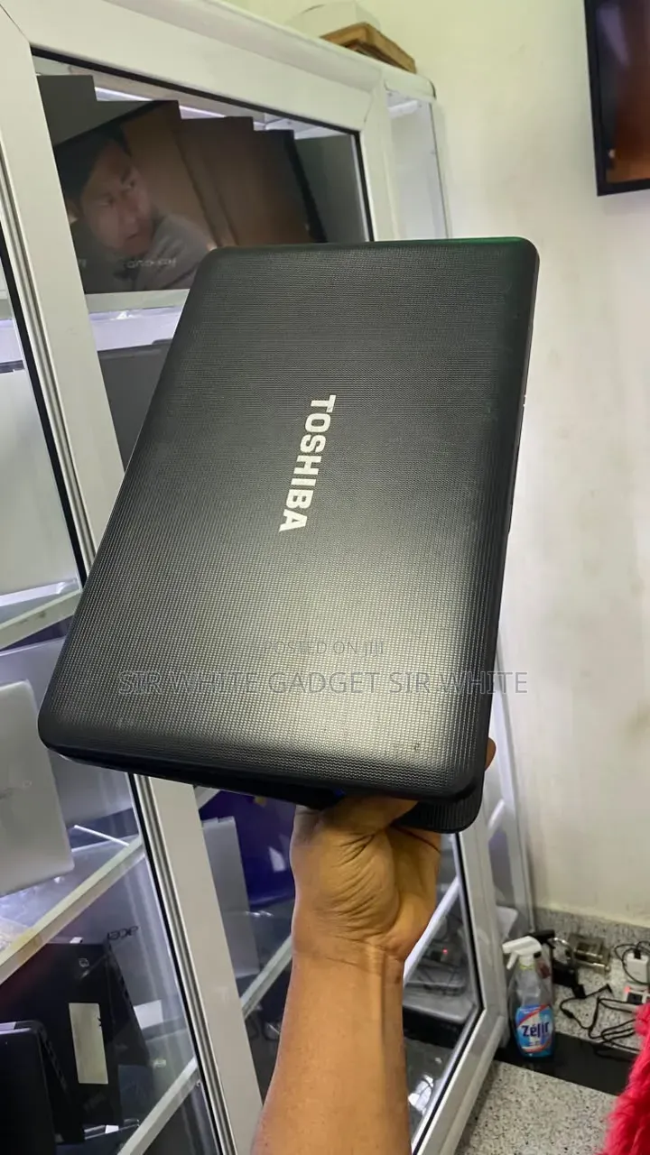 Laptop Toshiba Satellite C850 8GB Intel HDD 500GB
