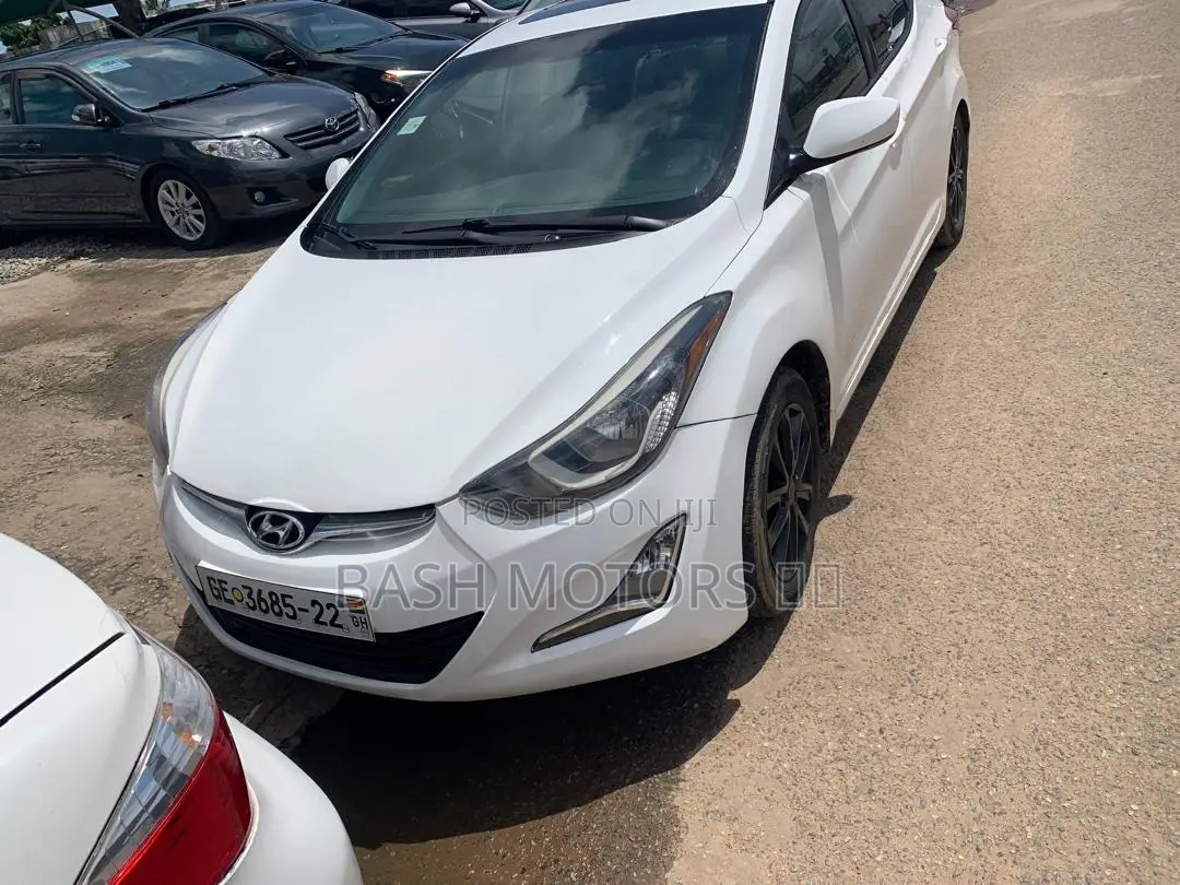 Hyundai Elantra SE Sedan FWD (1.8L 4cyl 6M) 2016 White