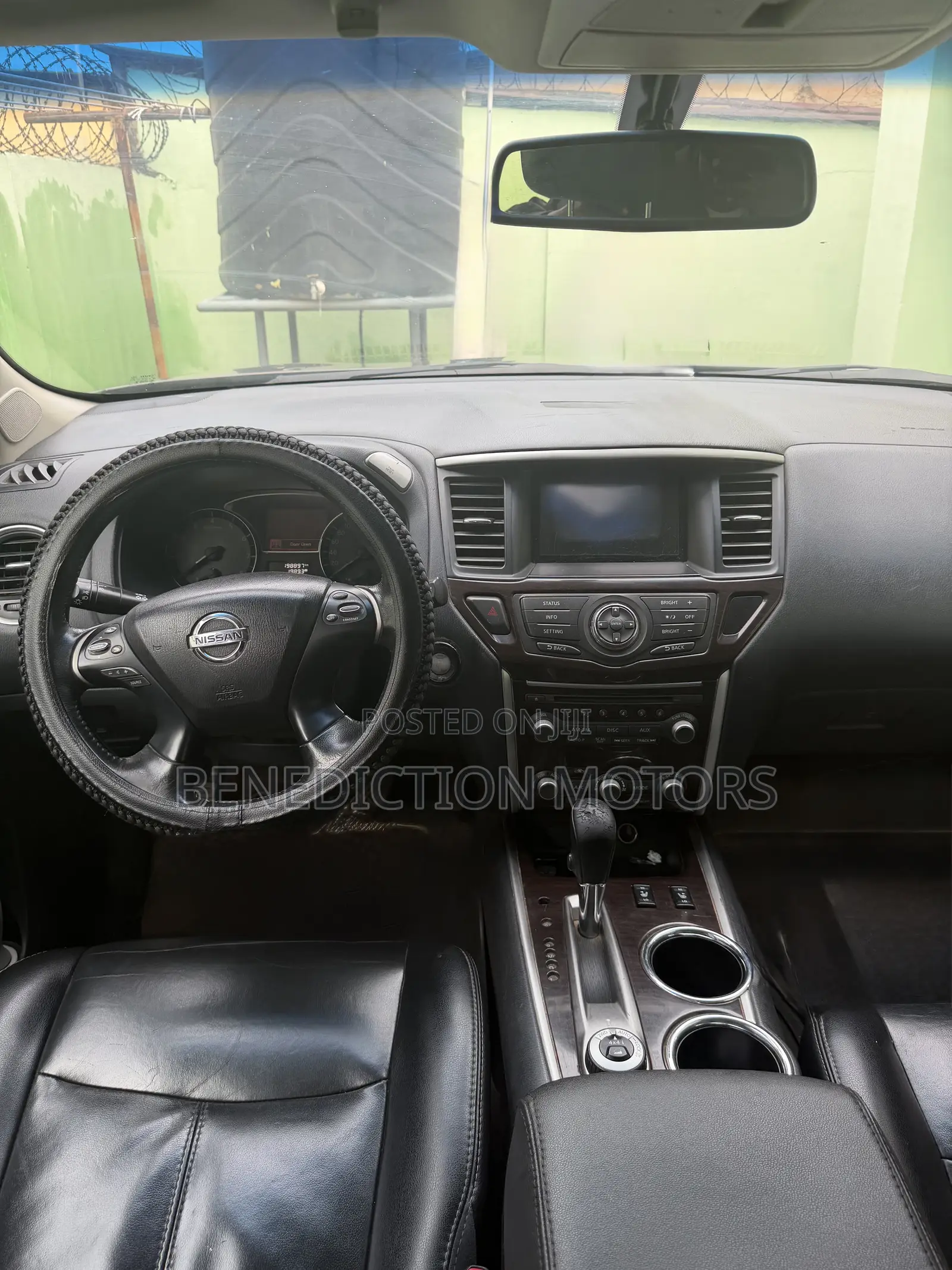 Nissan Pathfinder SV 4dr 4x4 (3.5L 6cyl) 2016 Gray