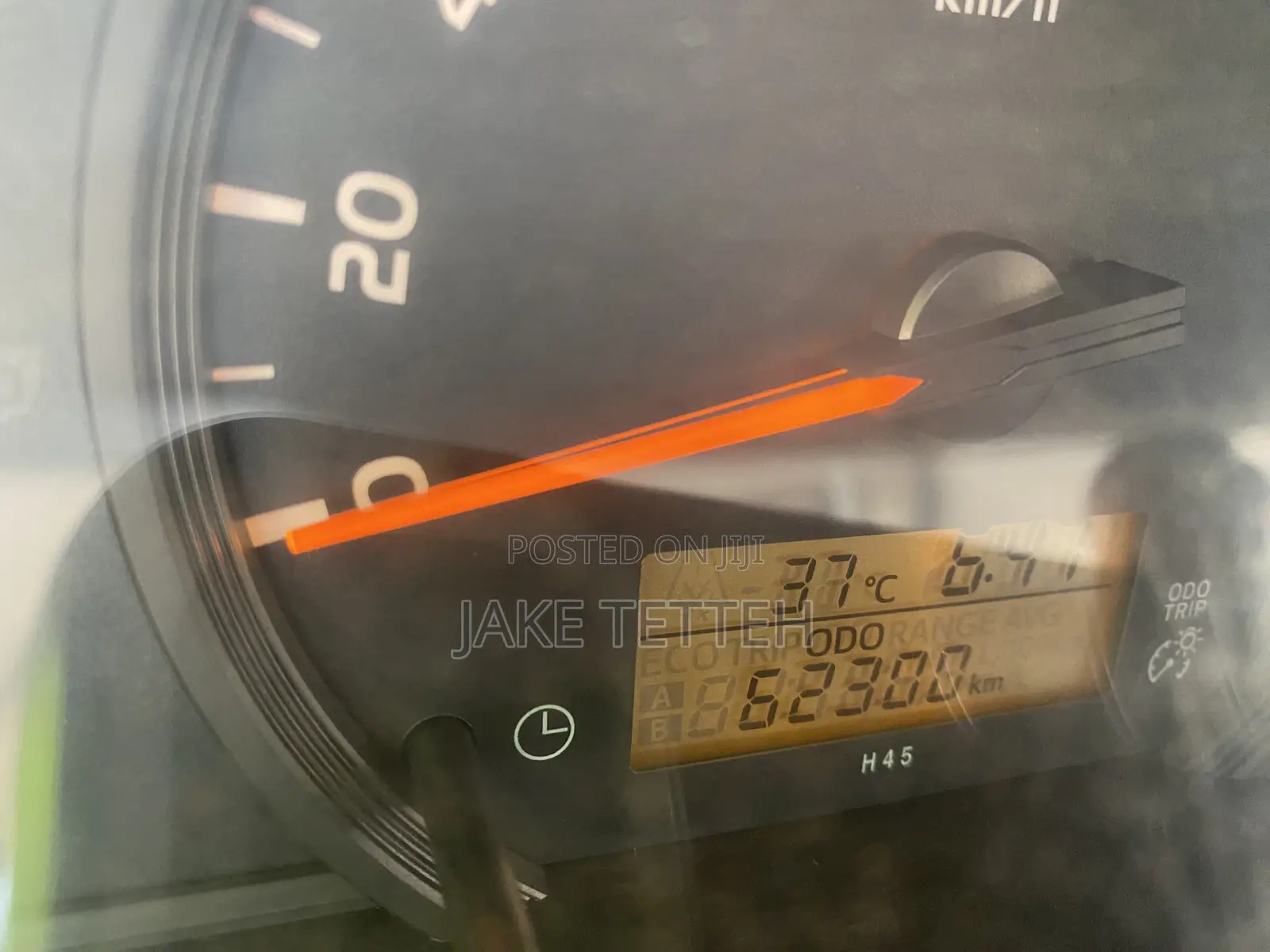 Toyota HiAce 2016 Silver