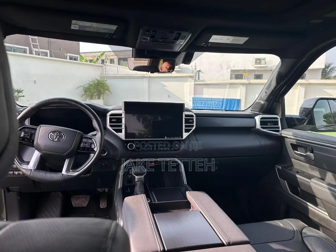 Toyota Tundra 2024 Gray