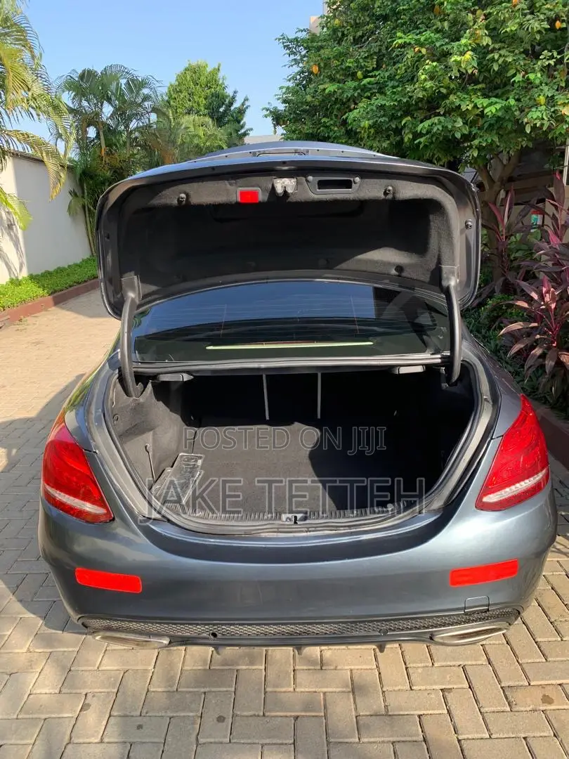 Mercedes-Benz C300 2017 Black