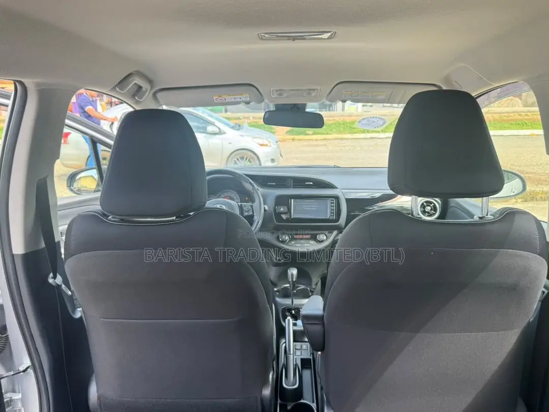 Toyota Vitz 1.3 FWD 5dr 2017 Silver