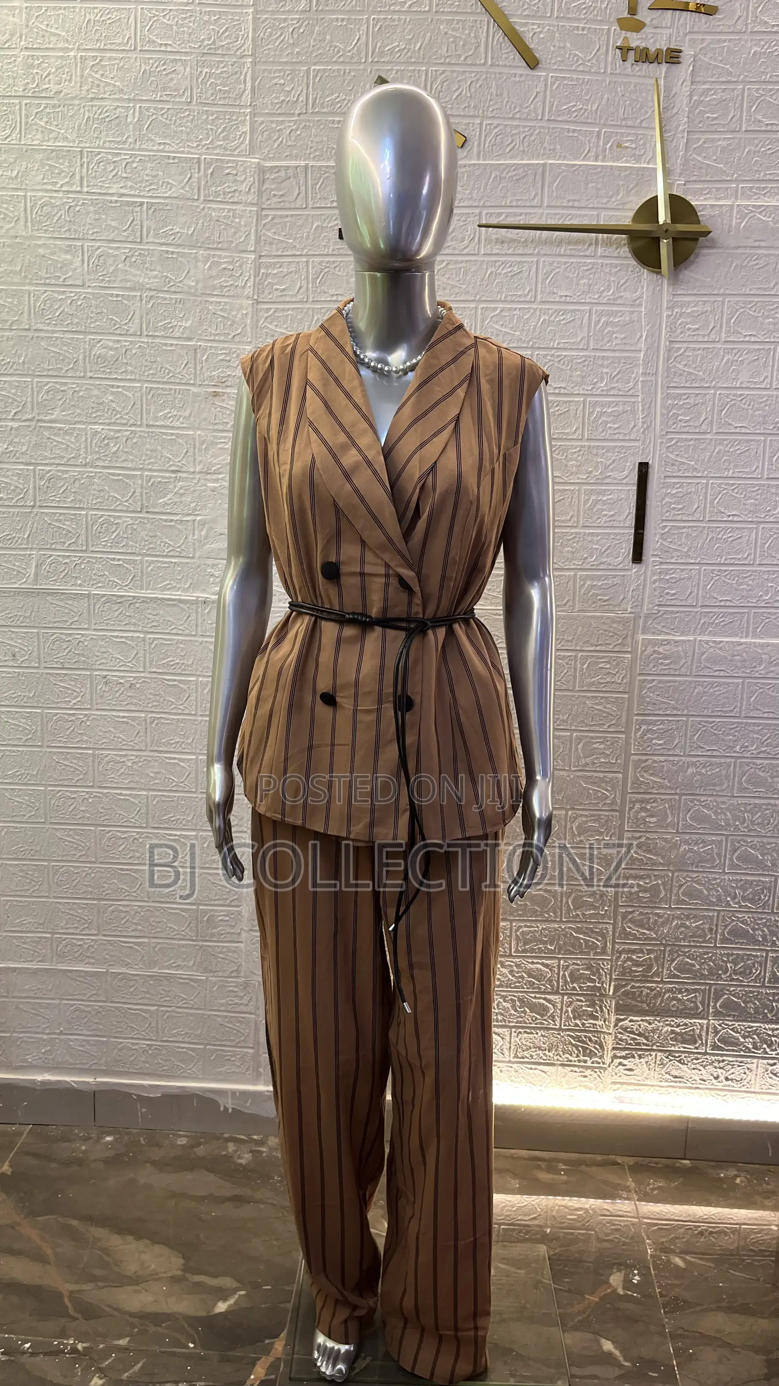 Classy Woman 2pies Set With Belt