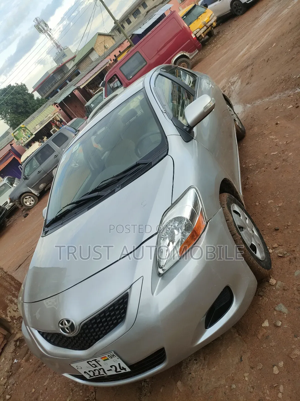 Toyota Belta 2010 Silver
