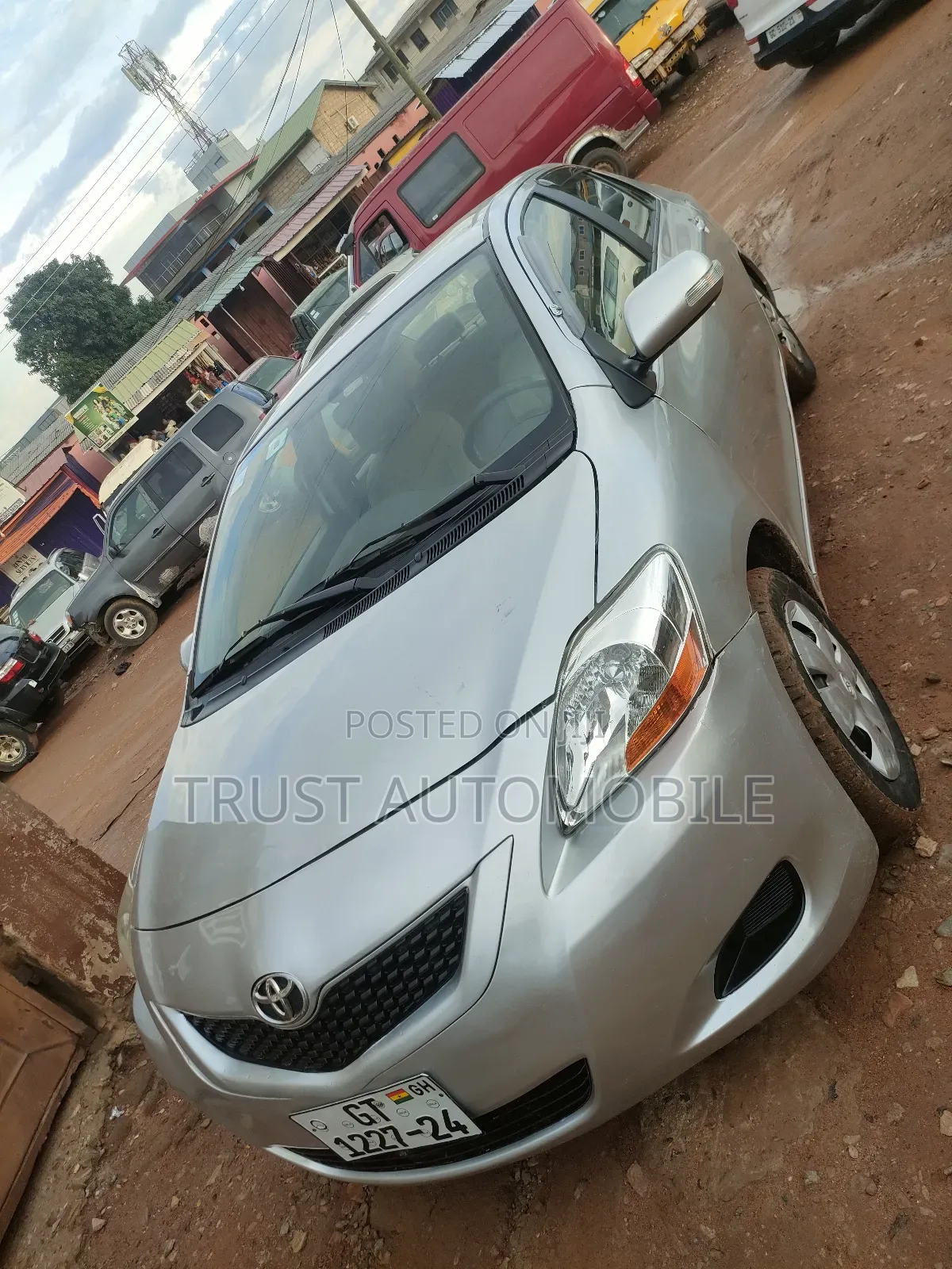 Toyota Belta 2010 Silver