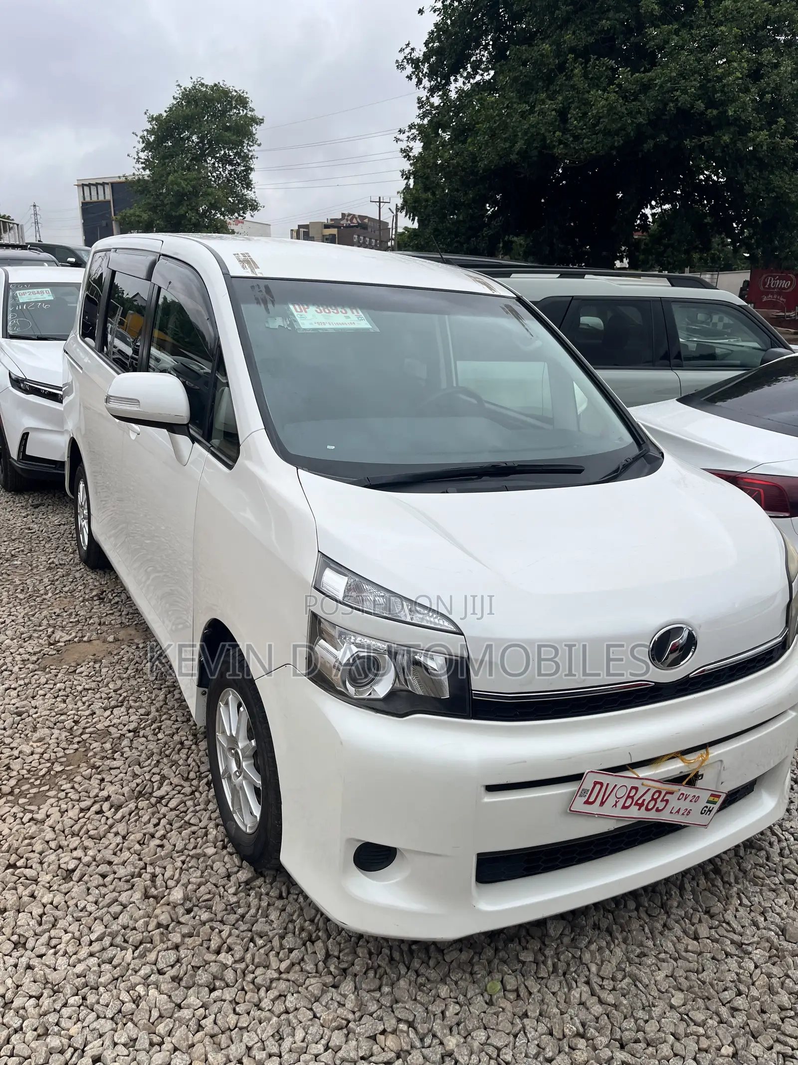 Toyota Voxy 2012 White