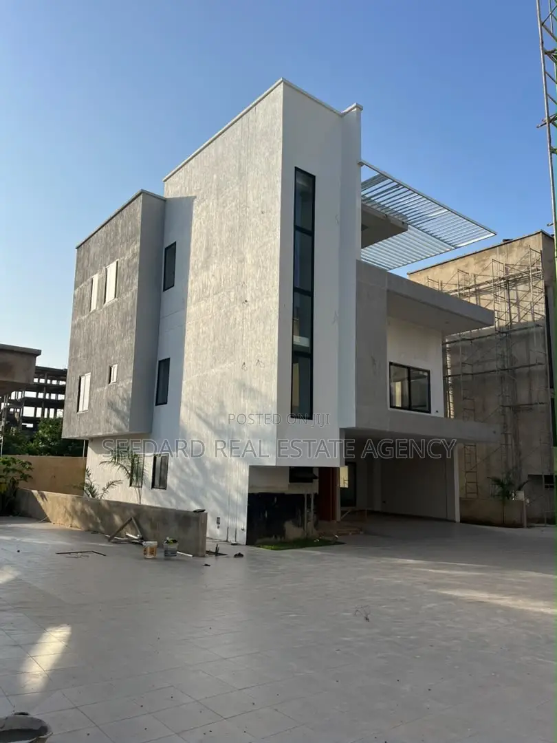4bdrm Townhouse/Terrace in Sefdard Properties, Cantonments for sale