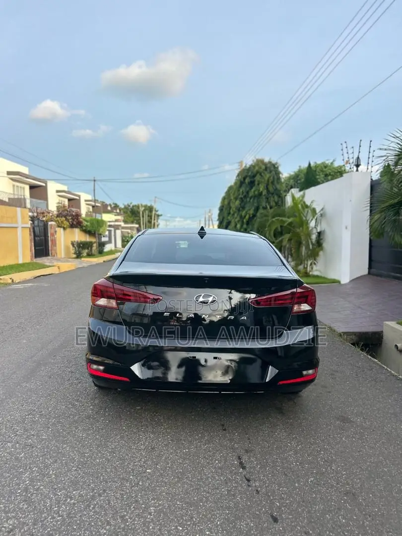 Hyundai Elantra 2019 Black