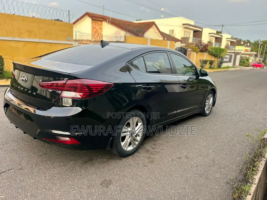 Hyundai Elantra 2019 Black