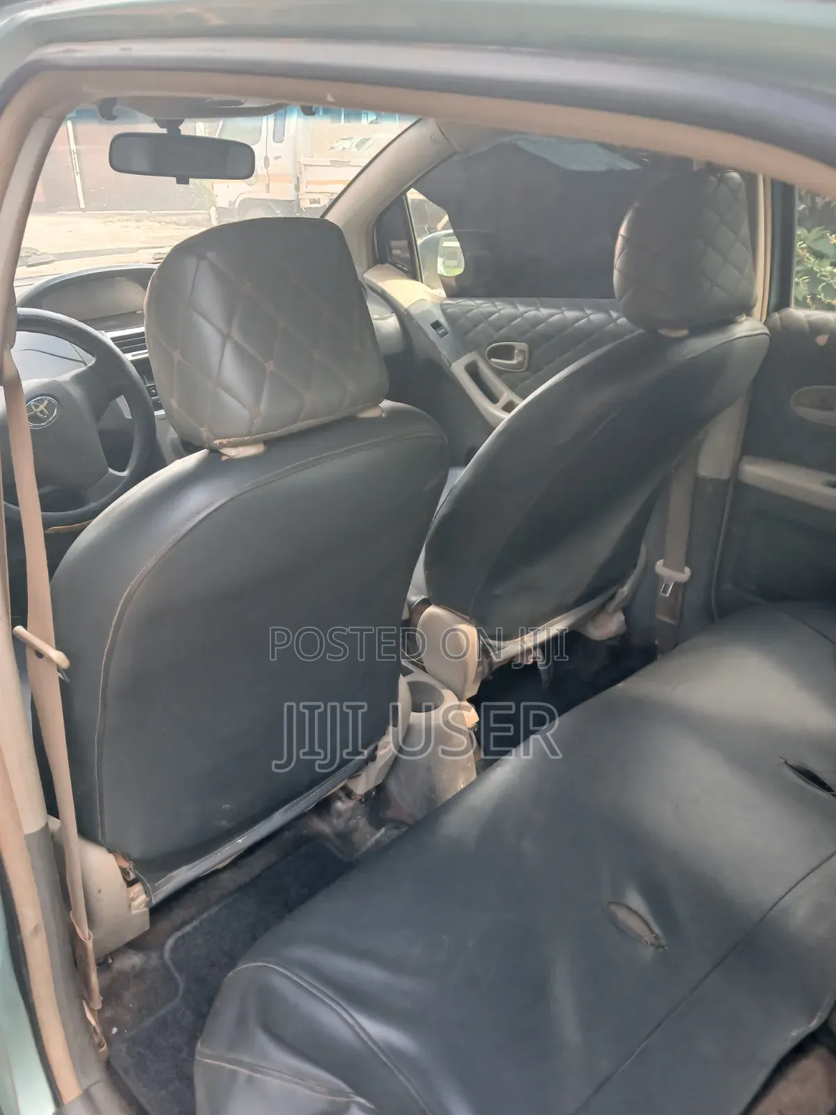 Toyota Vitz 2010 Green