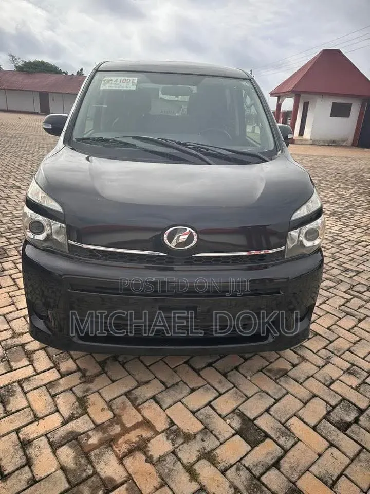 Toyota Voxy 2012 Black