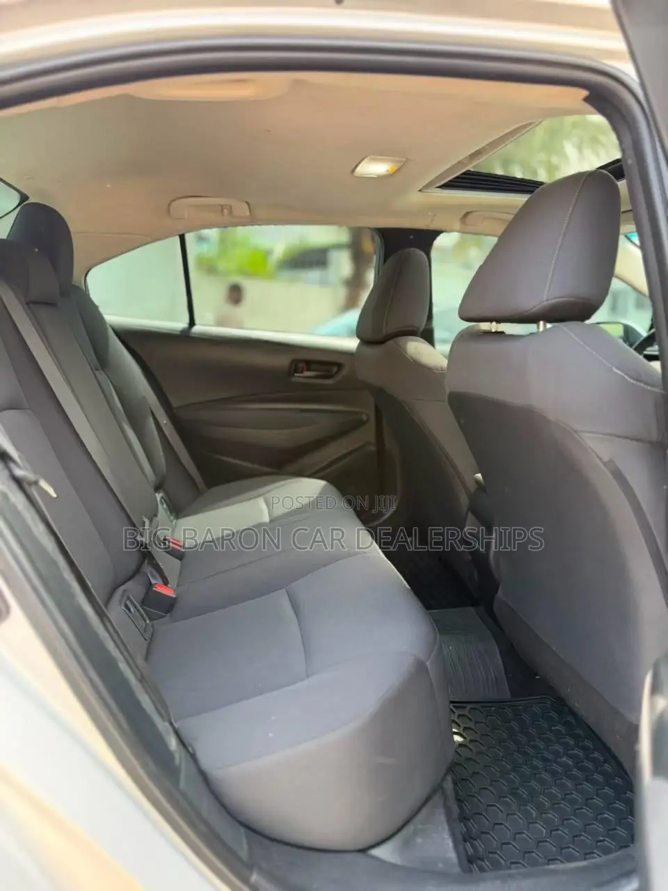 Toyota Corolla LE 2022 Silver