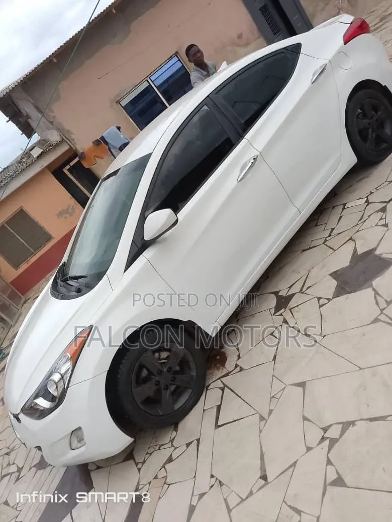 Hyundai Elantra GLS Sedan FWD (1.8L 4cyl 6M) 2013 White