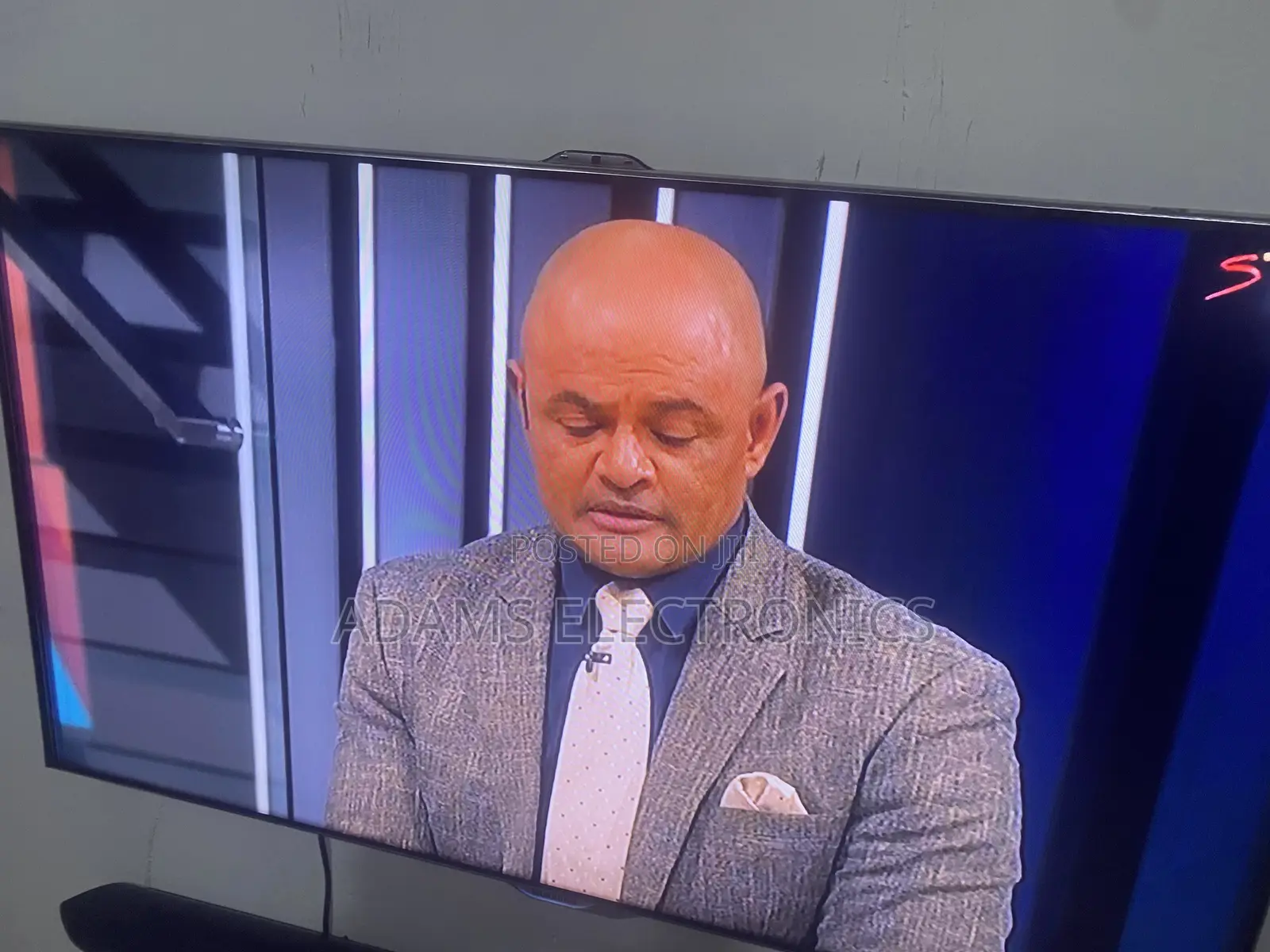 A Very Nice Home Use Smart Samsung 47 Inches Frameless Tv for Sale