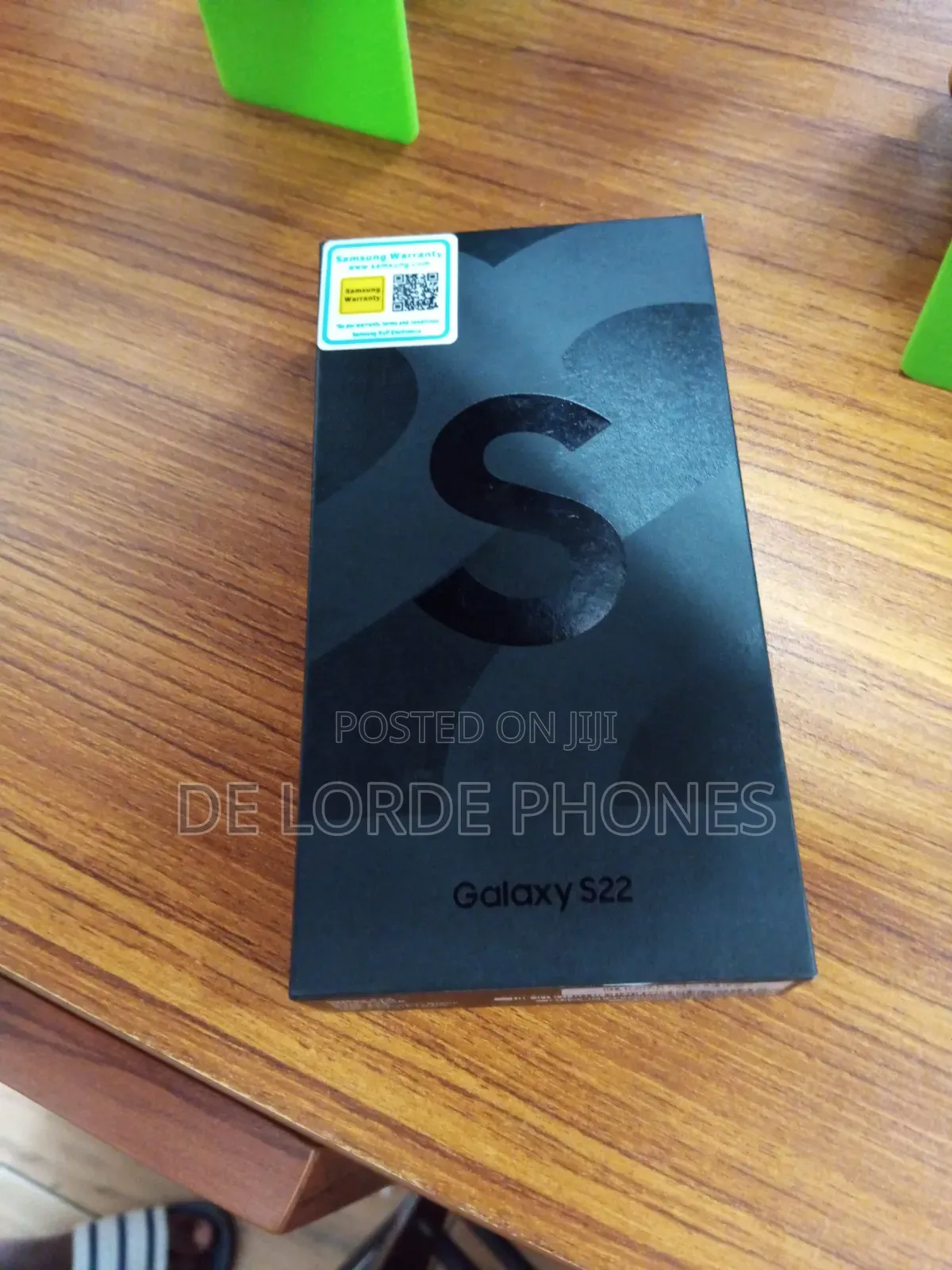 New Samsung Galaxy S22 5G 128 GB Purple
