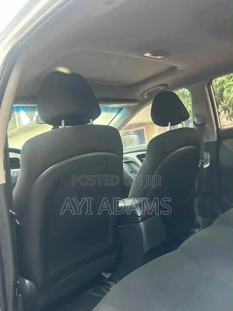 Hyundai Elantra Limited Sedan FWD (1.8L 4cyl 6A) 2013 White