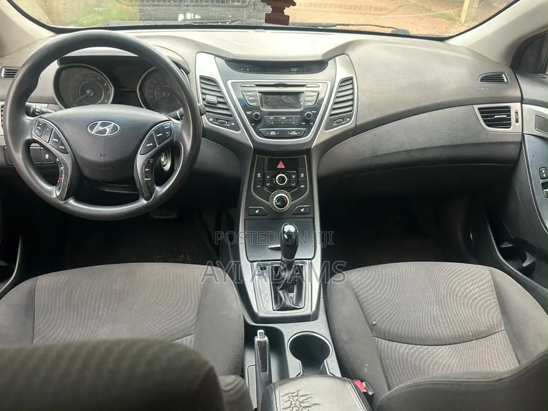 Hyundai Elantra Limited Sedan FWD (1.8L 4cyl 6A) 2013 White