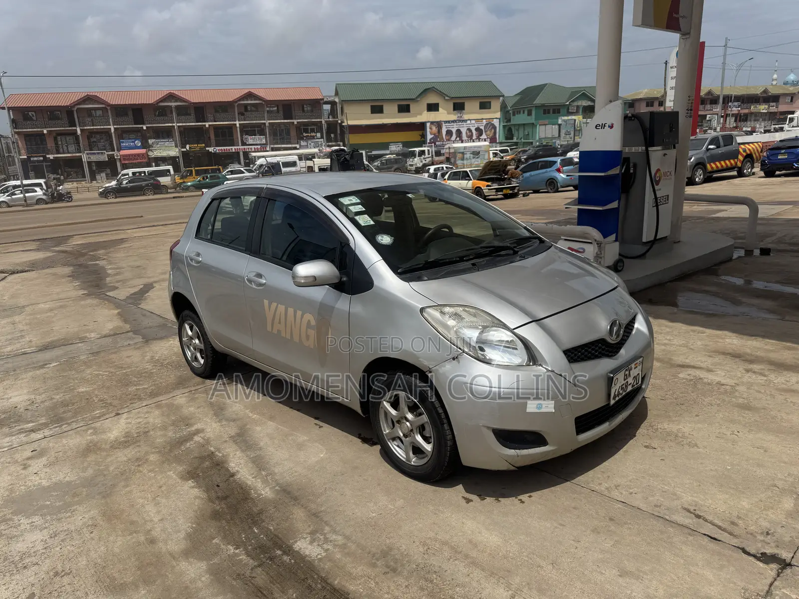 Toyota Vitz 1.0 FWD 3dr 2010 Gray