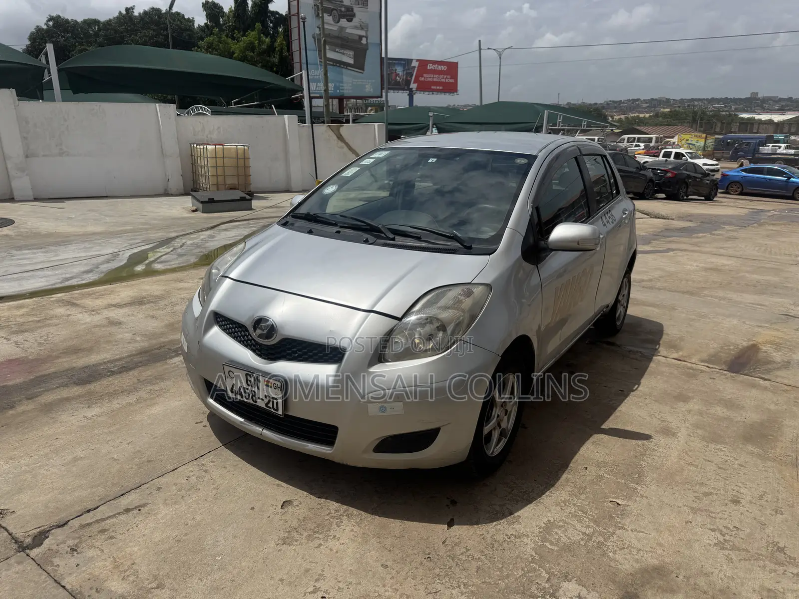 Toyota Vitz 1.0 FWD 3dr 2010 Gray