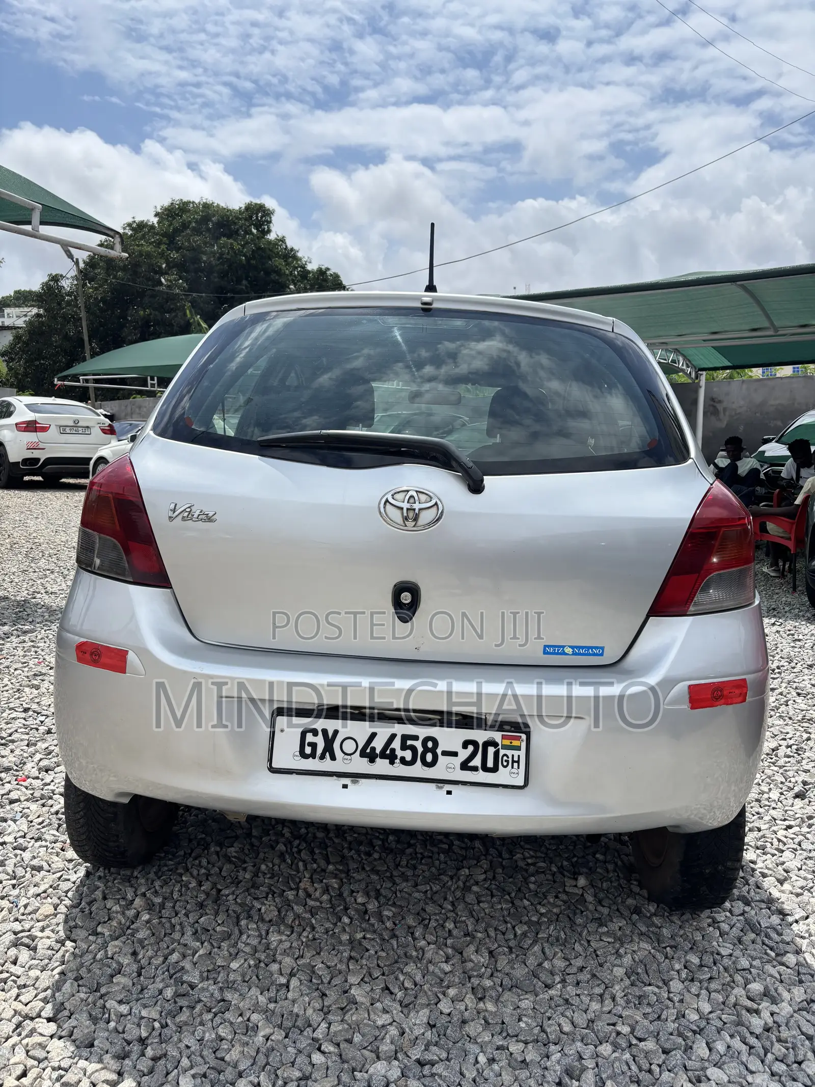 Toyota Vitz 1.3 FWD 5dr 2010 Silver