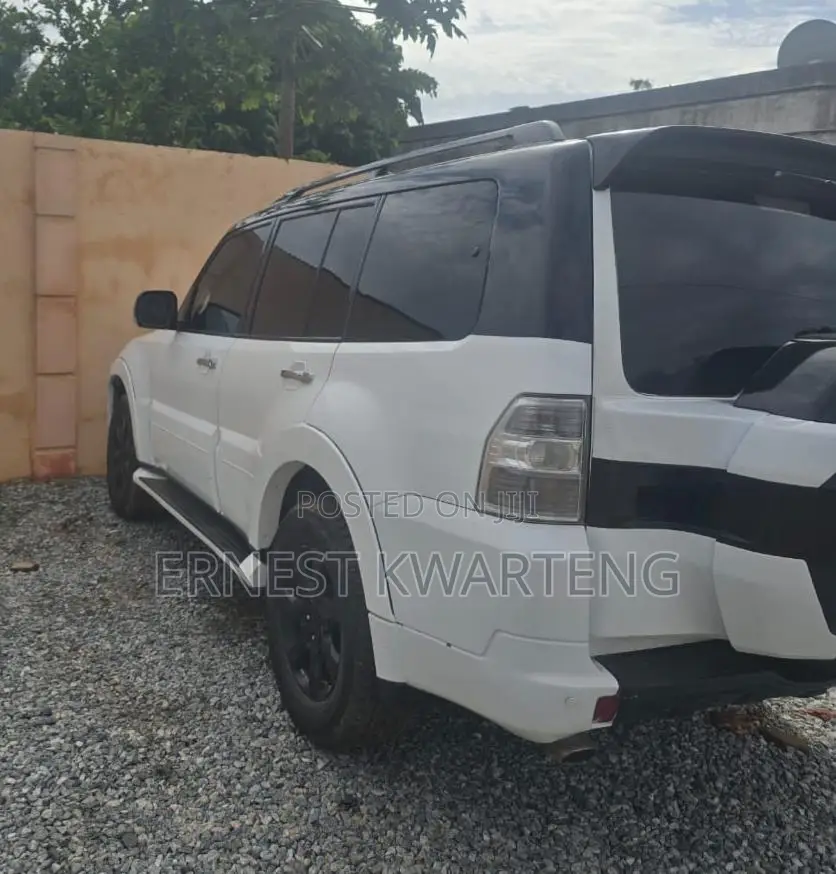 Mitsubishi Pajero 2015 White