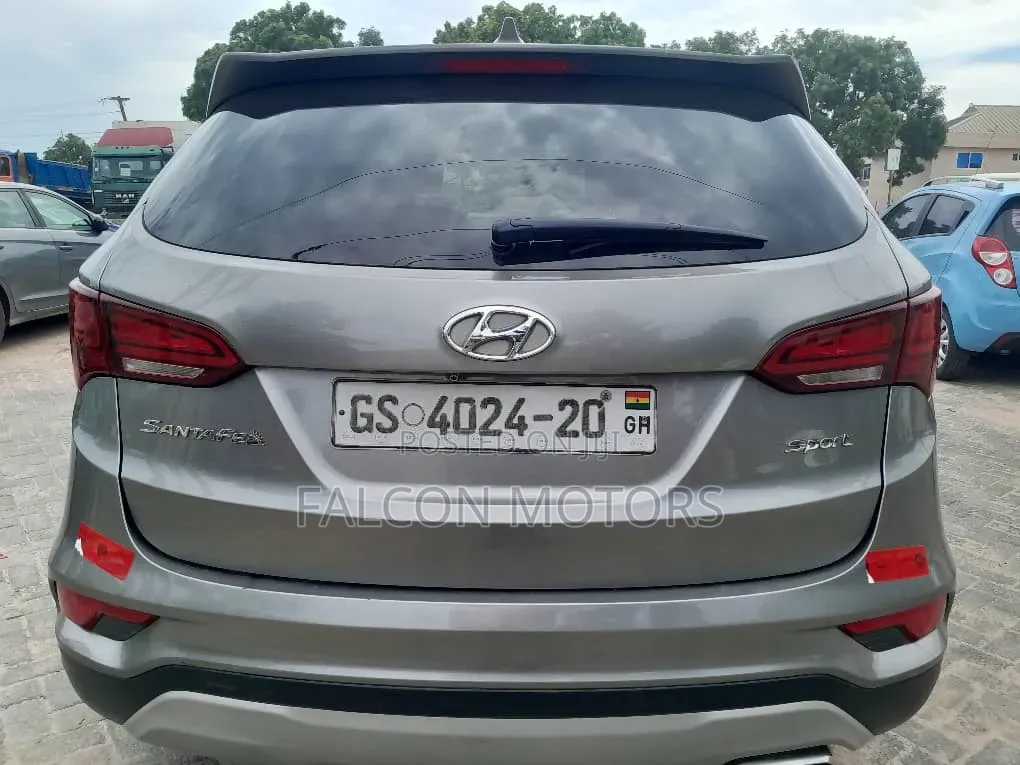 Hyundai Santa Fe SE Ultimate AWD 2018 Gray