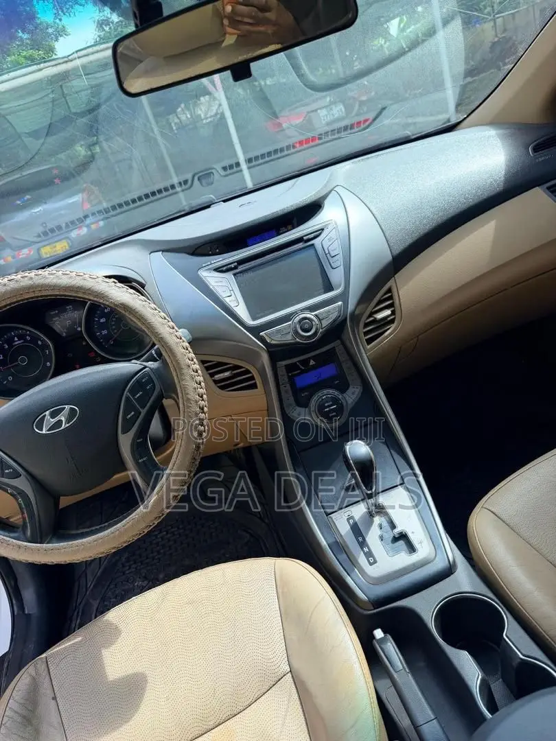 Hyundai Elantra 2014 White