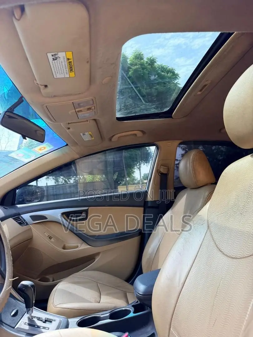 Hyundai Elantra 2014 White