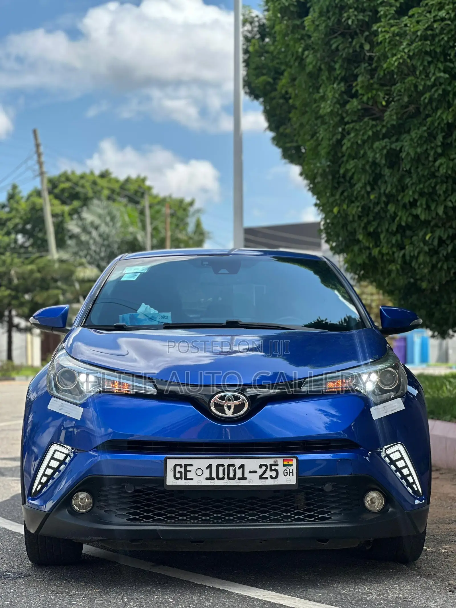 Toyota C-HR 2017 Blue