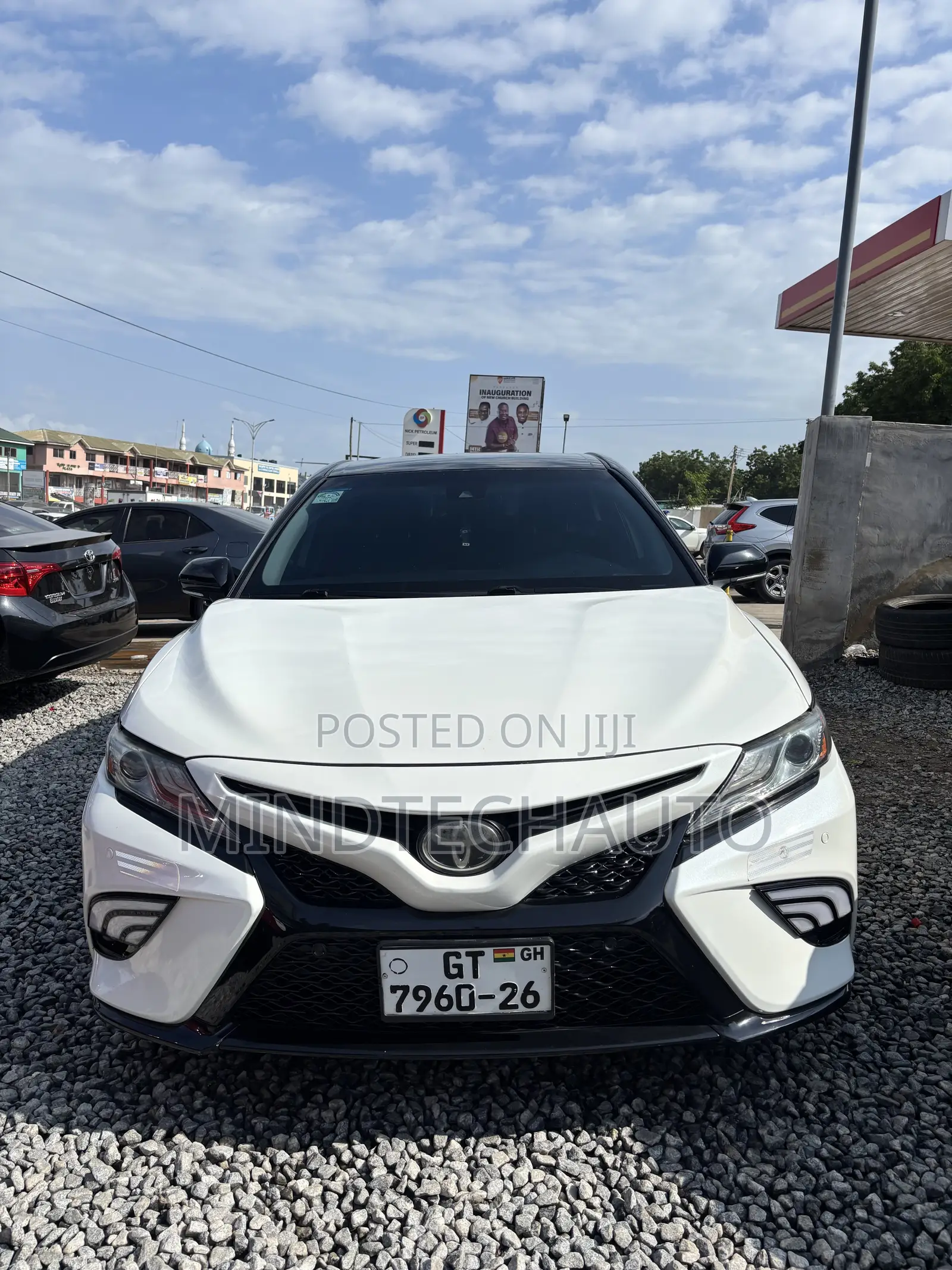 Toyota Camry XSE FWD (2.5L 4cyl 8AM) 2018 White